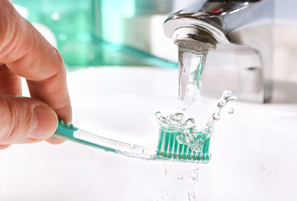 how to clean a toothbrush